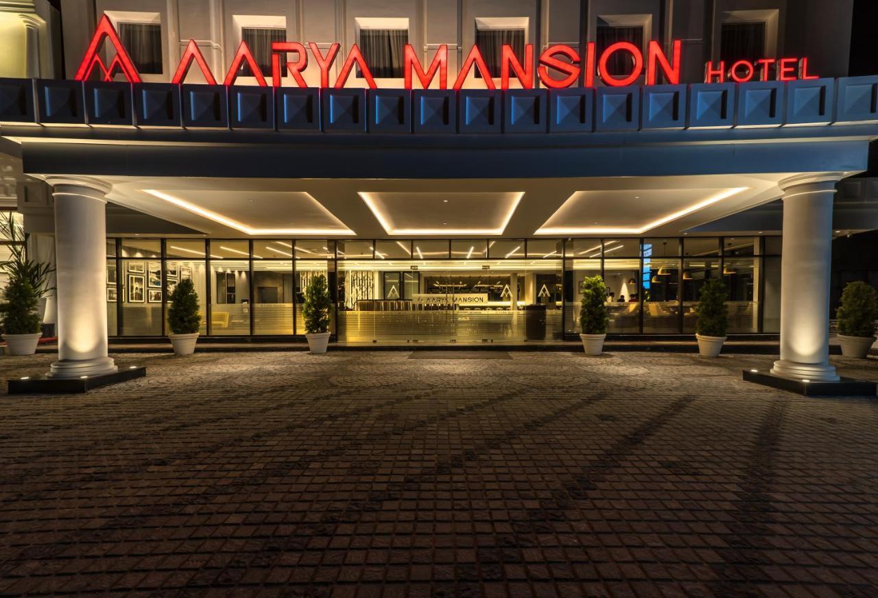 Aarya Mansion V One Hotel Hassan Esterno foto